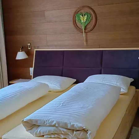 Haus Kroessbacher Homestay szállás *