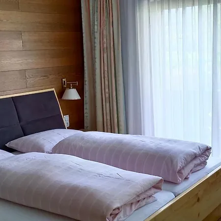 Haus Kroessbacher 홈스테이 플메스