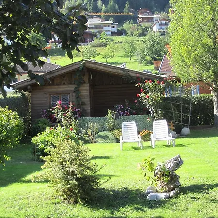 Haus Kroessbacher Homestay Fulpmes