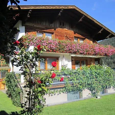 Haus Kroessbacher * Fulpmes